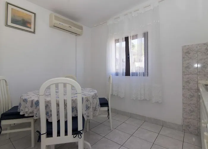 Jaksa Apartmán *